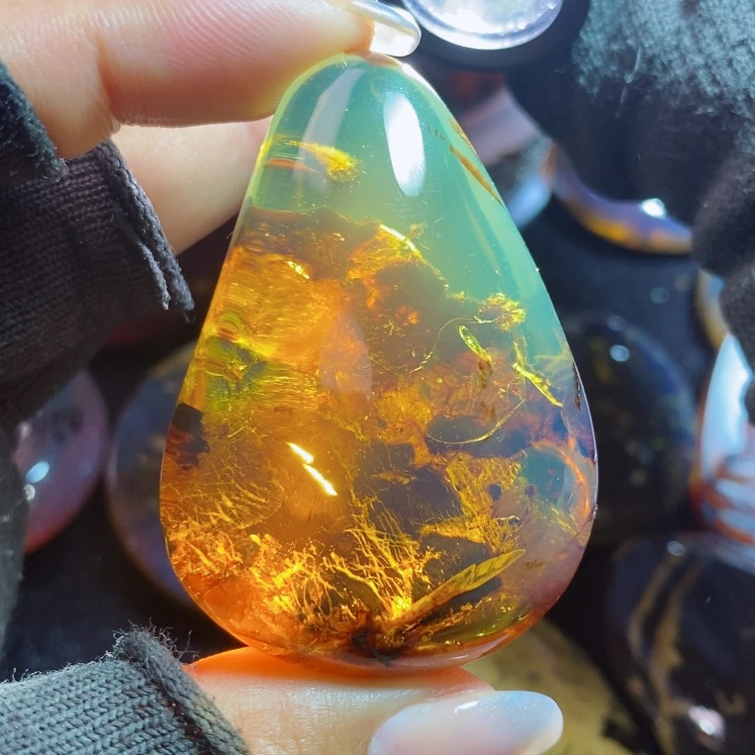 未镶嵌琥珀裸石珀