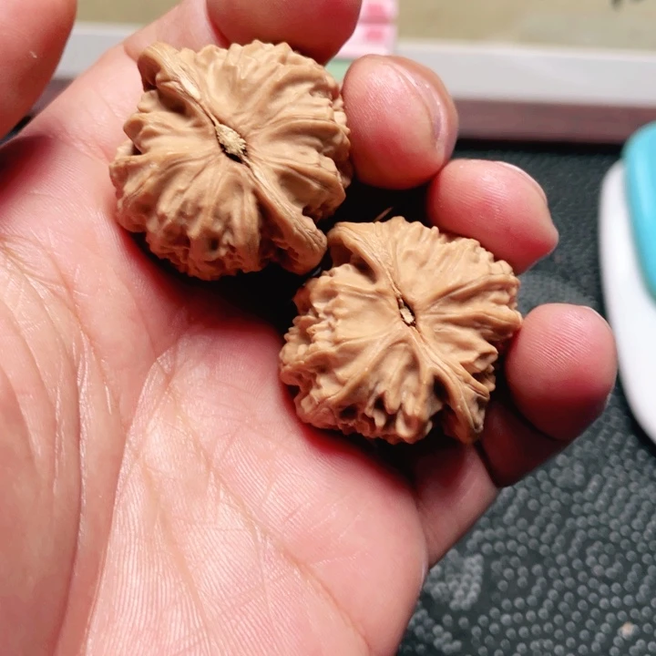 文玩核桃吊坠尔*三角白