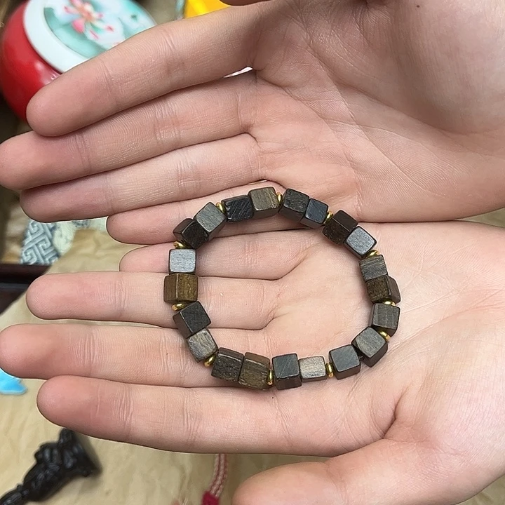 大叶紫檀（黑酸枝木类）