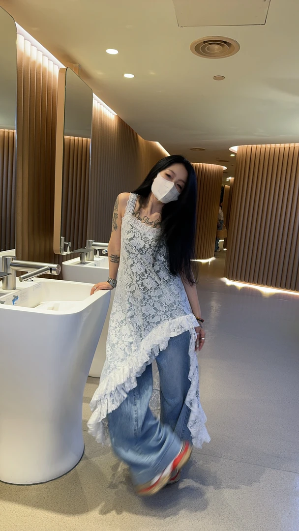 【喜】欧若风蕾丝服饰裙吊带气质美背黑色春游出行太适合春天了
