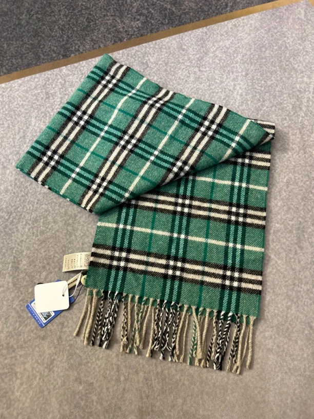 95新 BURBERRY/博柏利 Burberry绿色格纹围巾99新