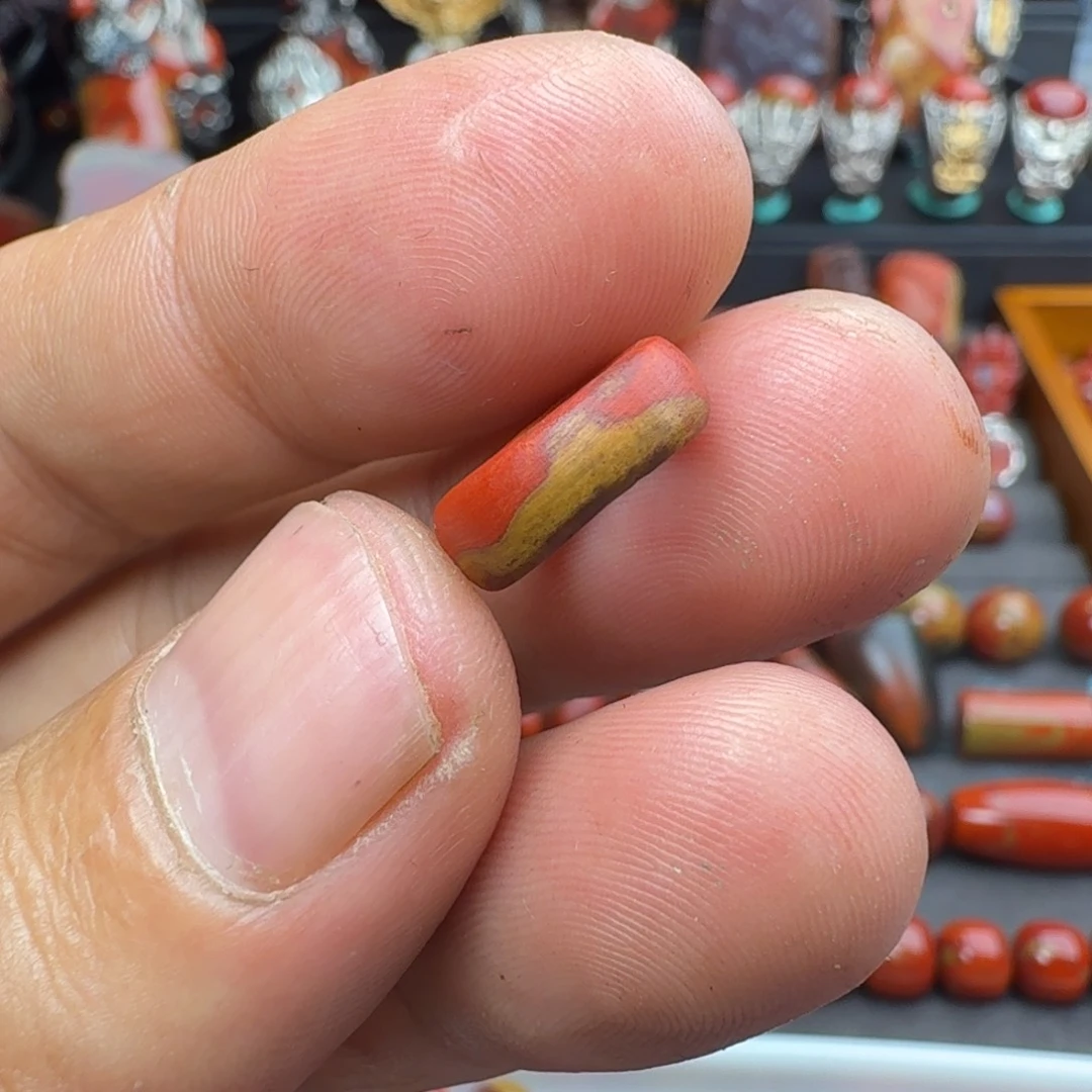 b***₎颈饰未镶嵌南红玛瑙