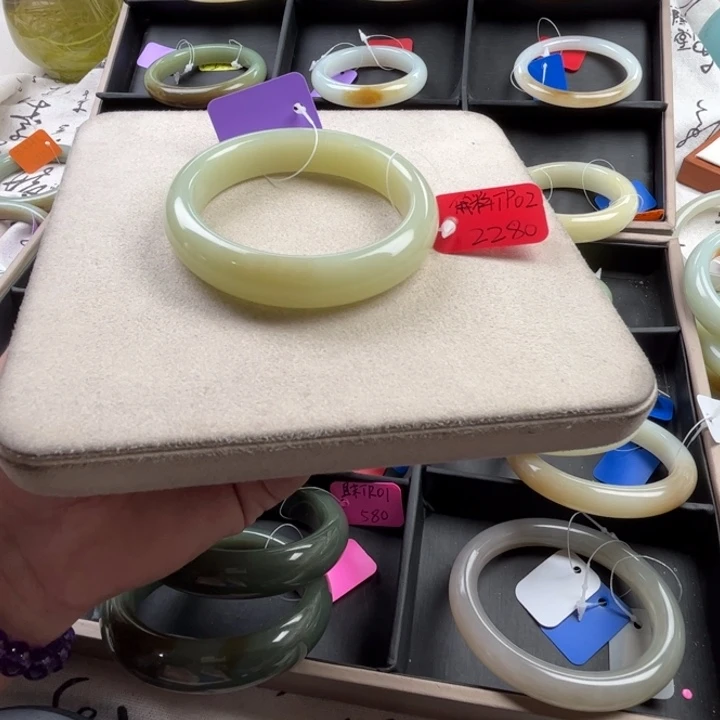 未镶嵌手镯和田玉玲珑美镯54.2