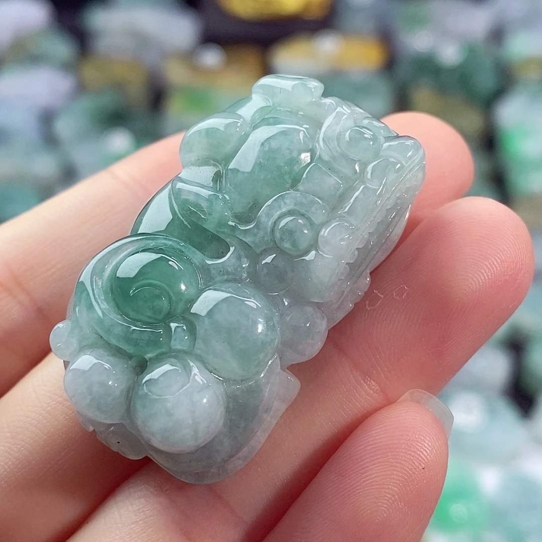 颈饰未镶嵌翡翠天然