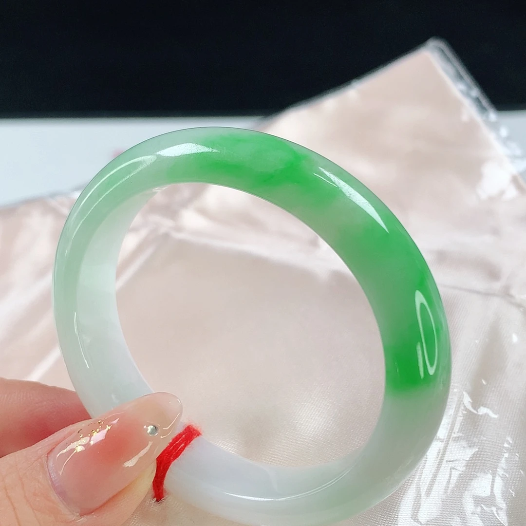 未镶嵌手镯翡翠50贵妃镯