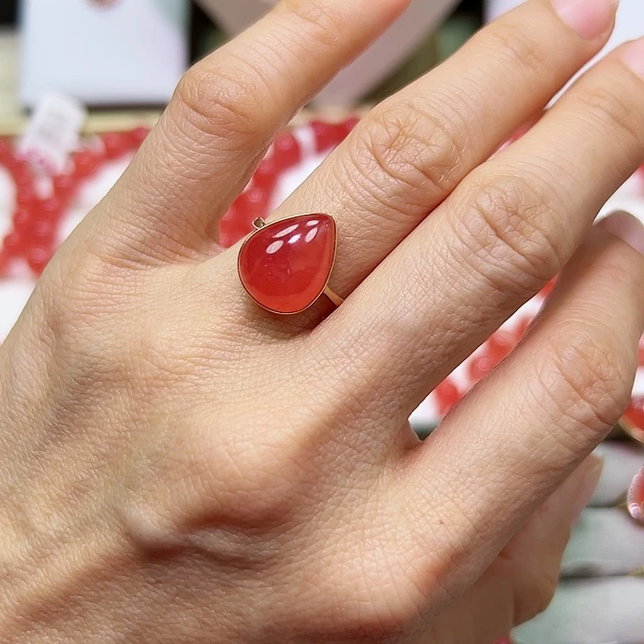 菱锰矿（红纹石）戒指18K金镶嵌