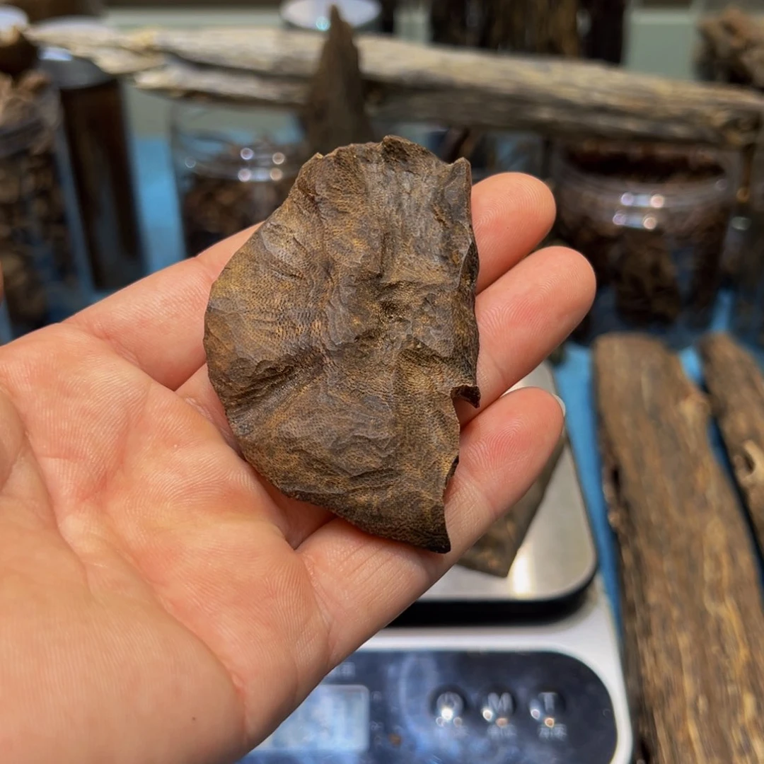 沉香手把件麦***包奇楠板头料13.5克