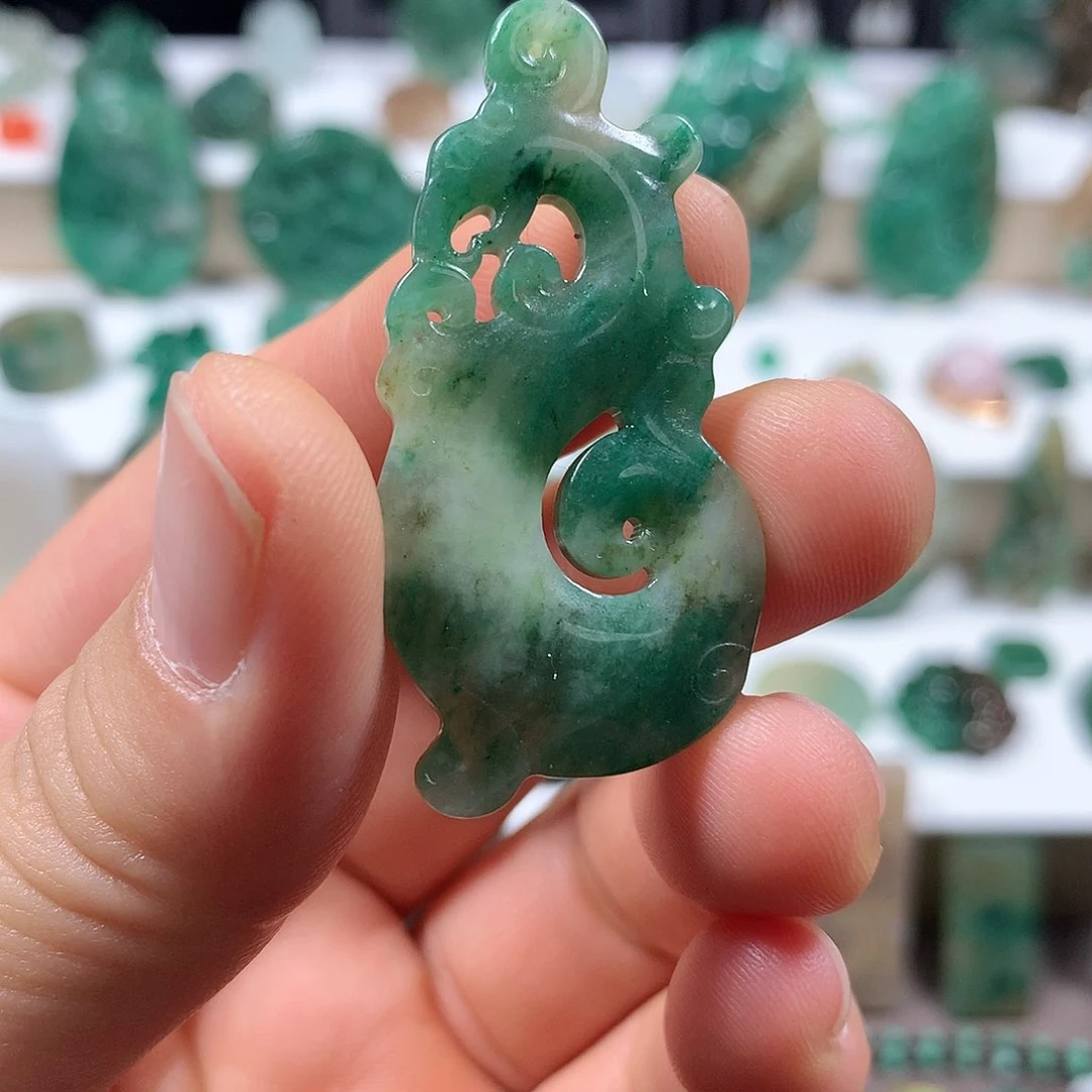 未镶嵌独山玉颈饰