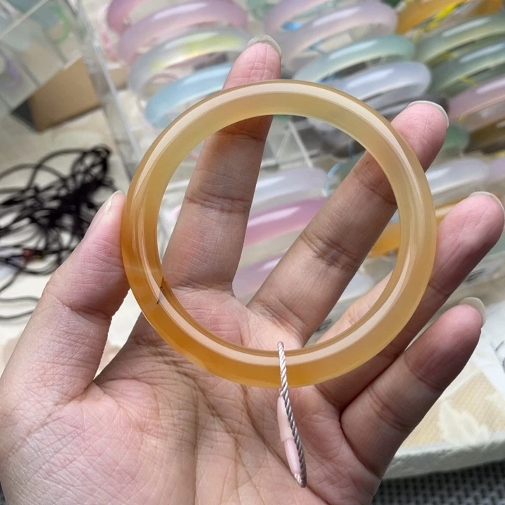 玛瑙/玉髓未镶嵌手镯56圈口