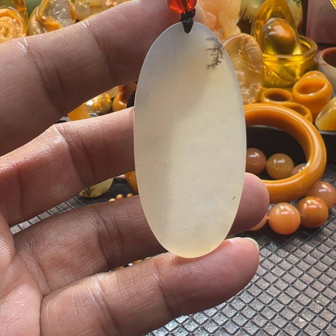 石英质玉未镶嵌颈饰