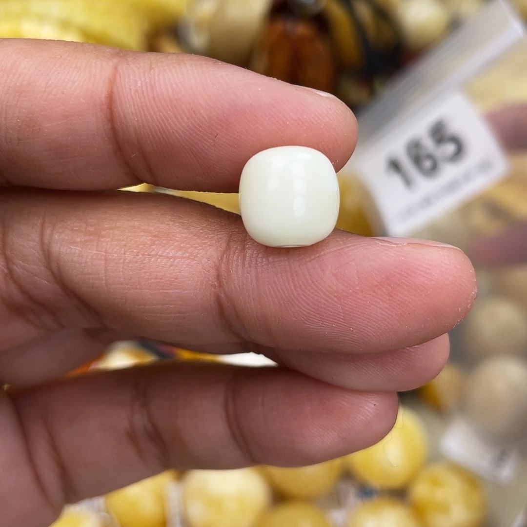 蜜蜡未镶嵌珠宝奇石10.5