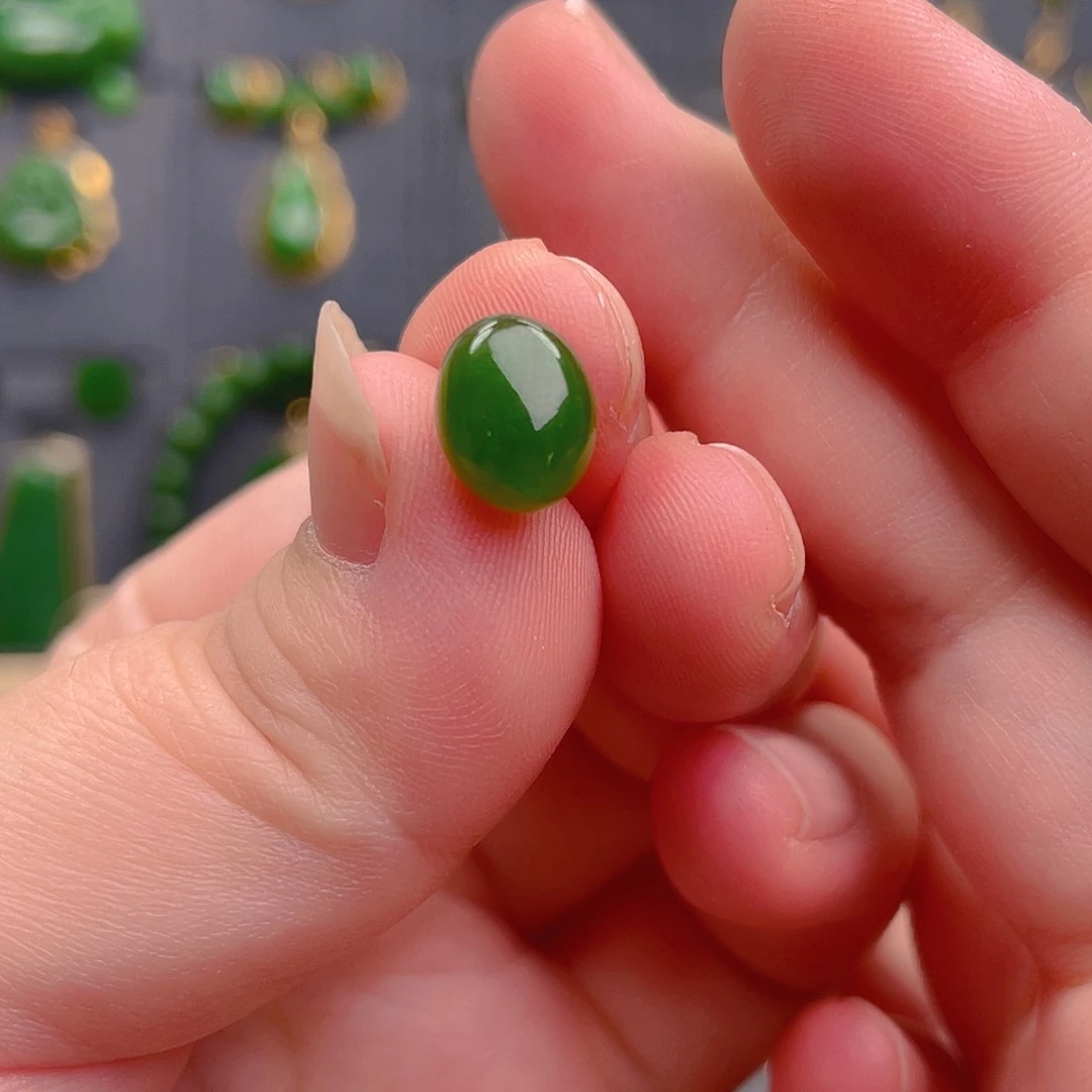 和田玉18K金镶嵌耳饰?****?99