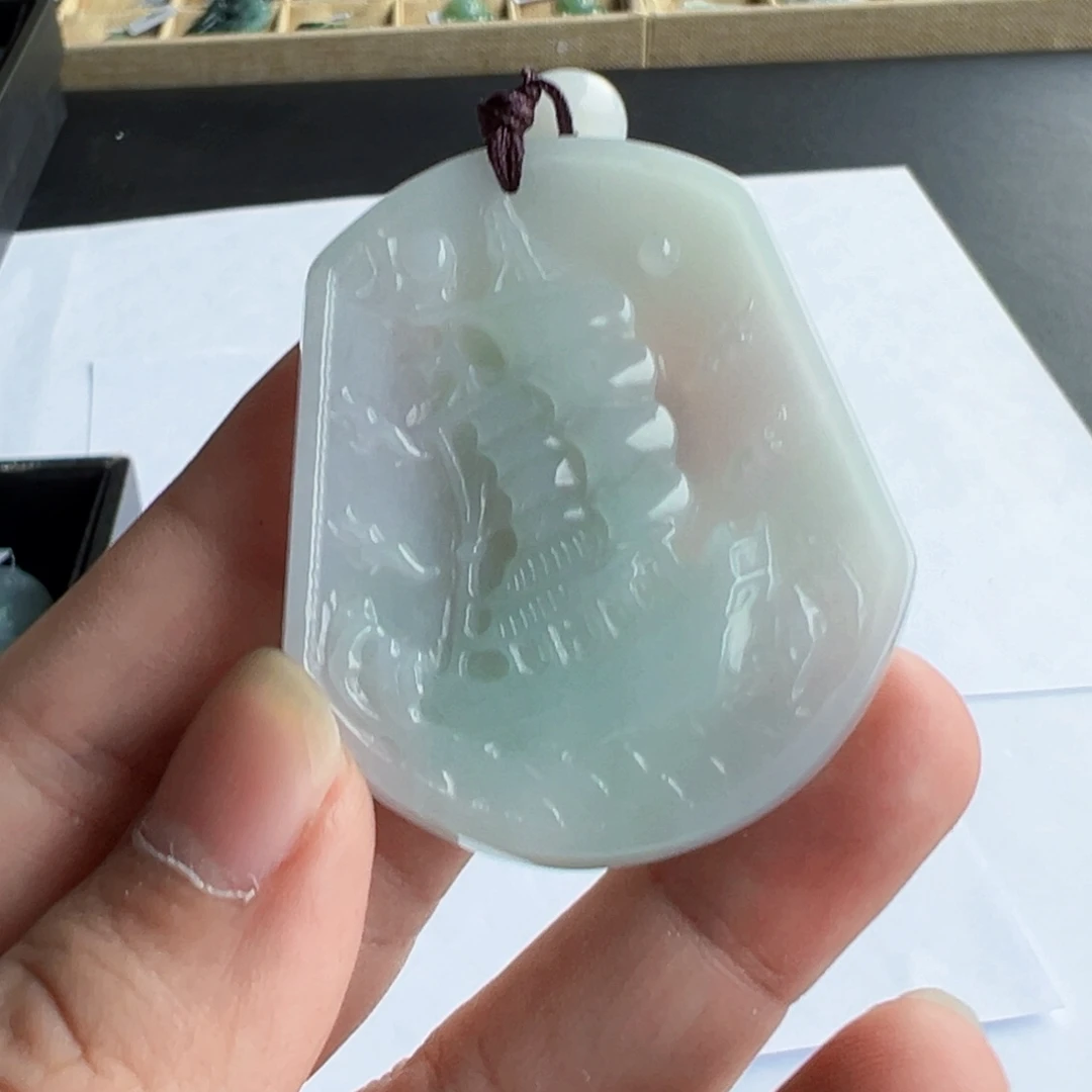 翡翠未镶嵌颈饰挂件