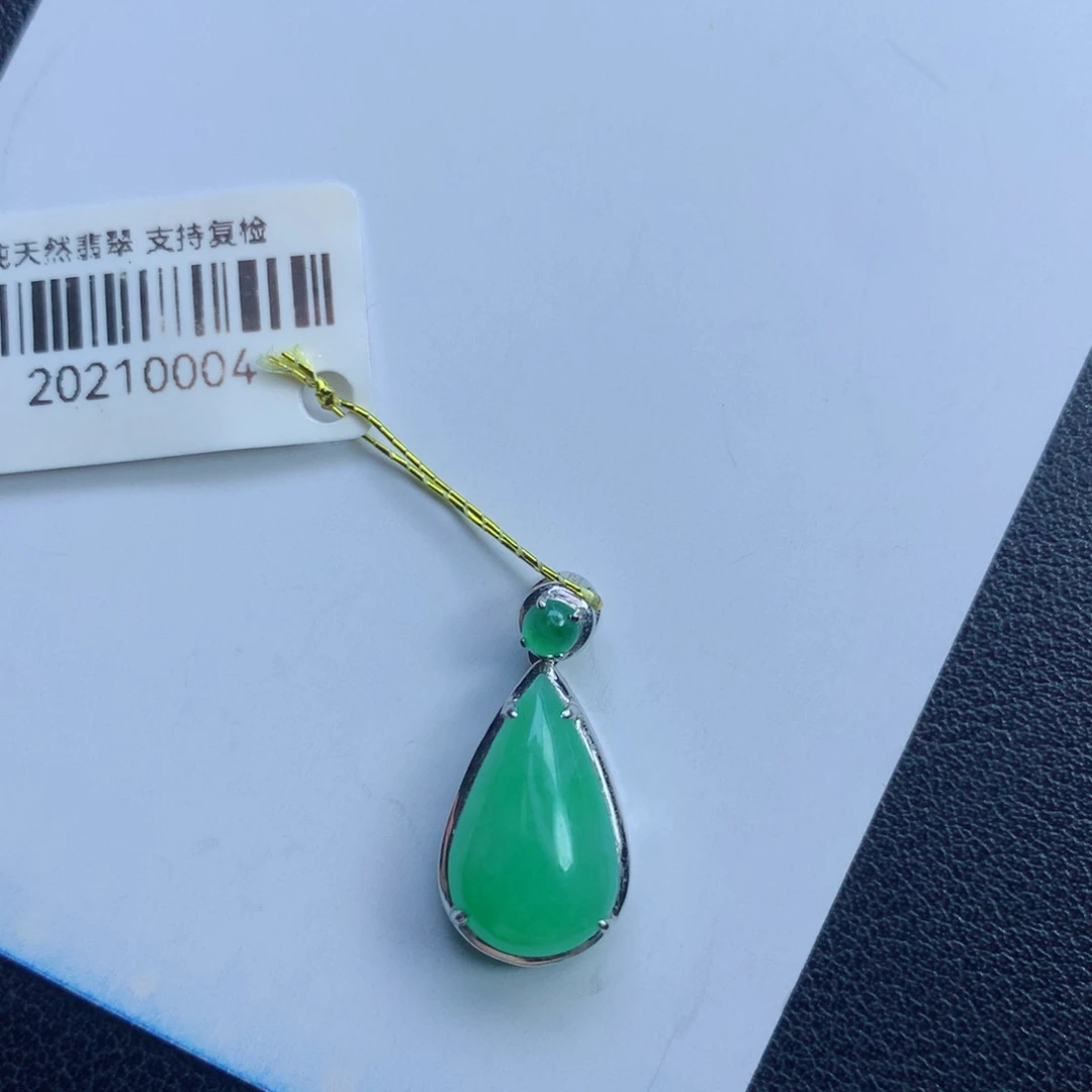 颈饰未镶嵌翡翠悠**。水滴