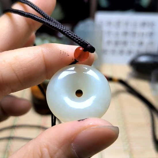 @***、蛇纹石玉未镶嵌颈饰