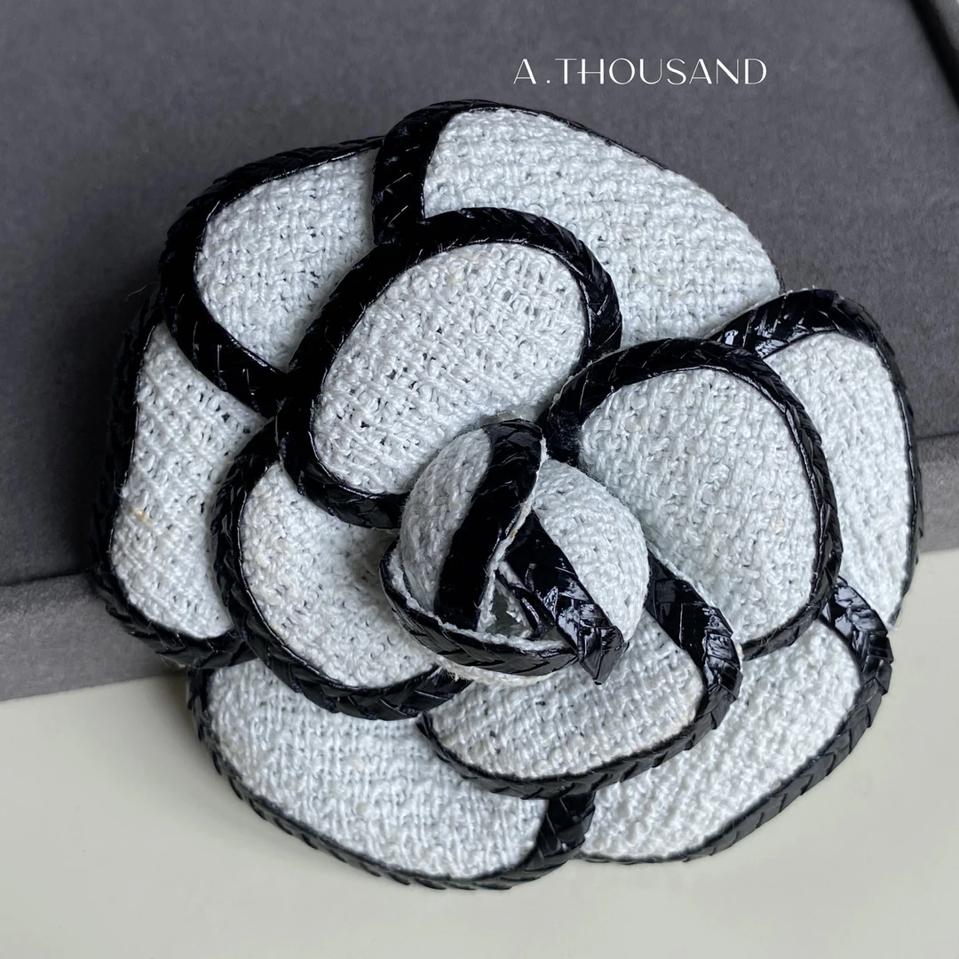 95新 Chanel/香奈儿 黑白山茶花胸针-36687841