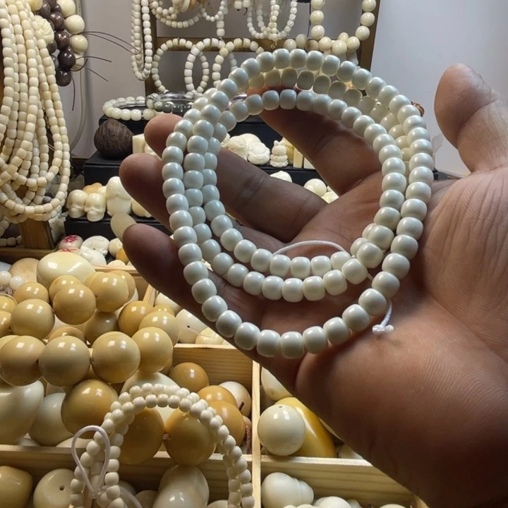 夜***人象牙果雕刻老型直径8*7左右