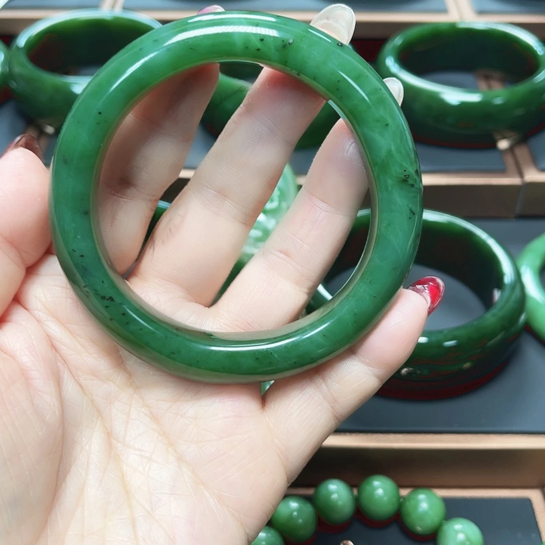 和田玉（碧玉）未镶嵌手镯