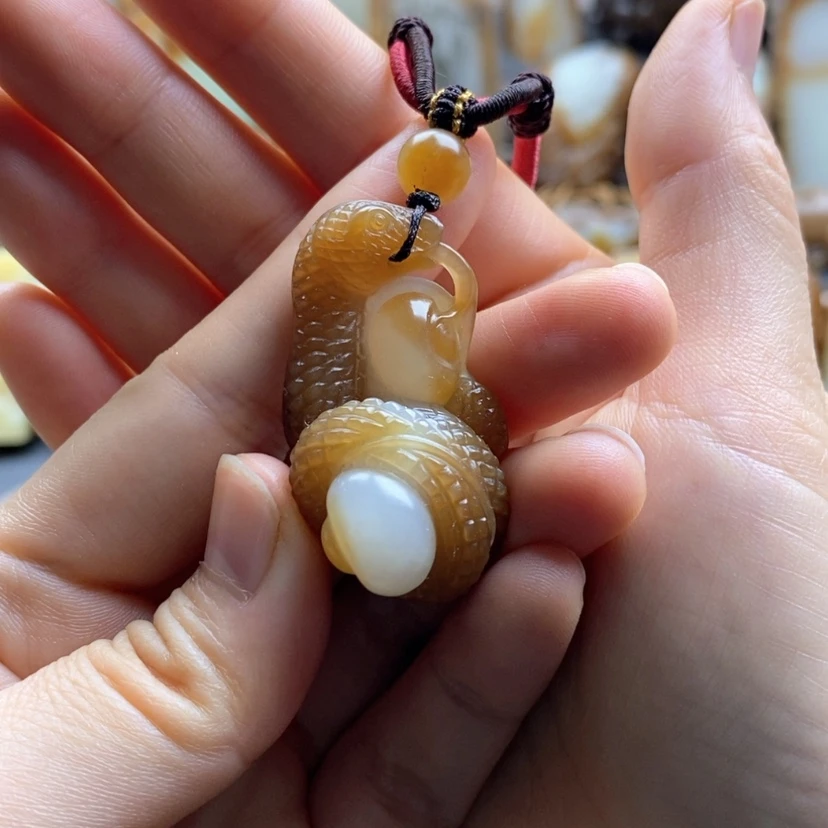 【闪购商品】颈饰未镶嵌和田玉（糖玉）