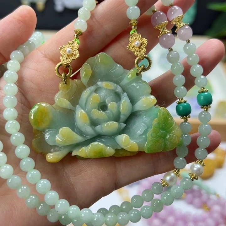 颈饰未镶嵌翡翠吊坠