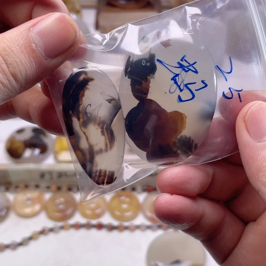 蚂***@玛瑙/玉髓未镶嵌珠宝奇石