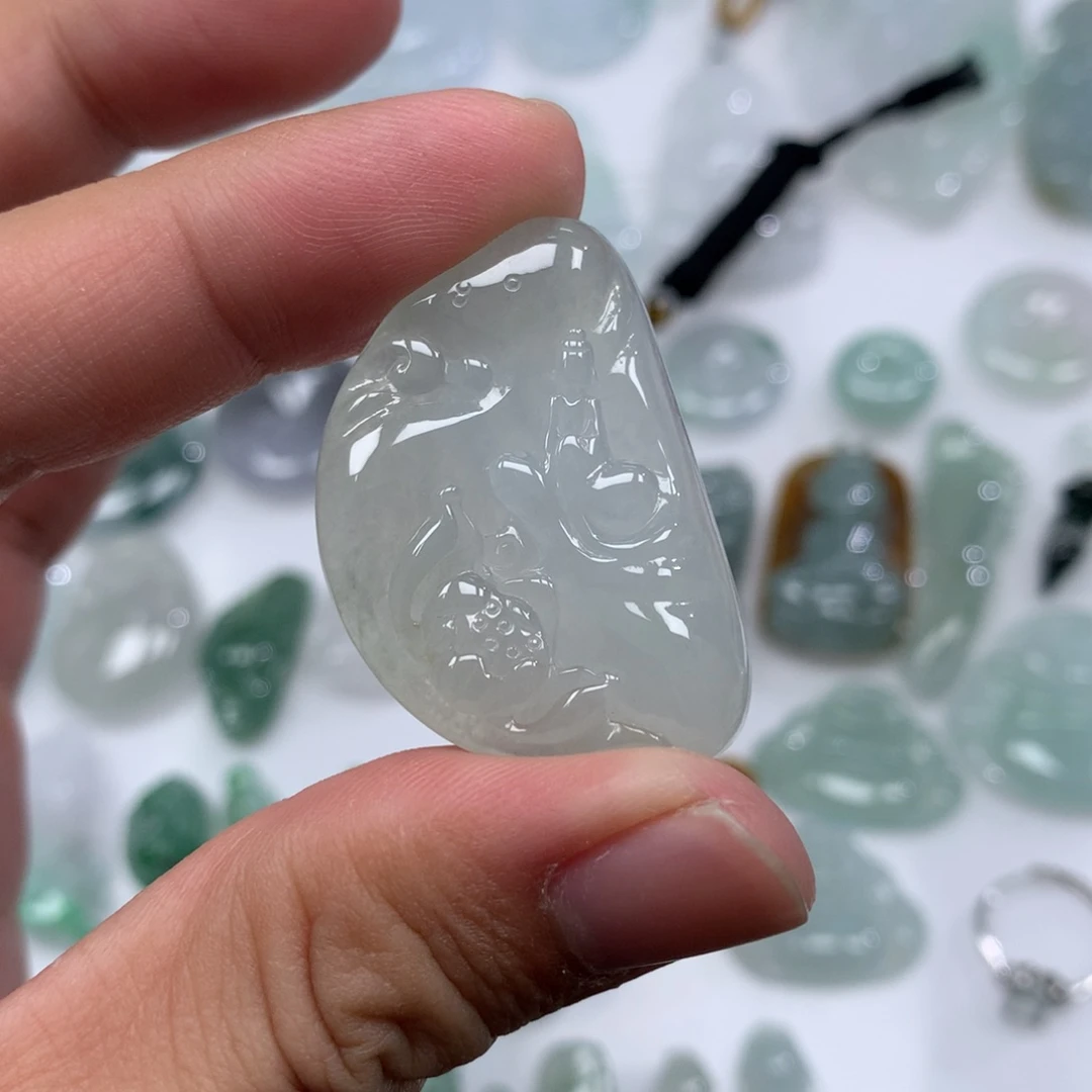 吊坠(不含链)未镶嵌翡翠