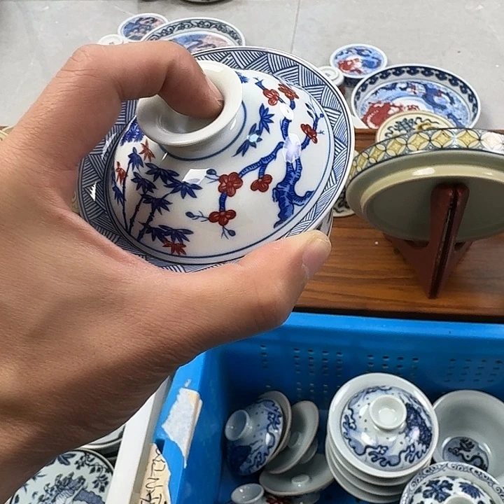 瓷片釉里红松竹梅两才盖碗