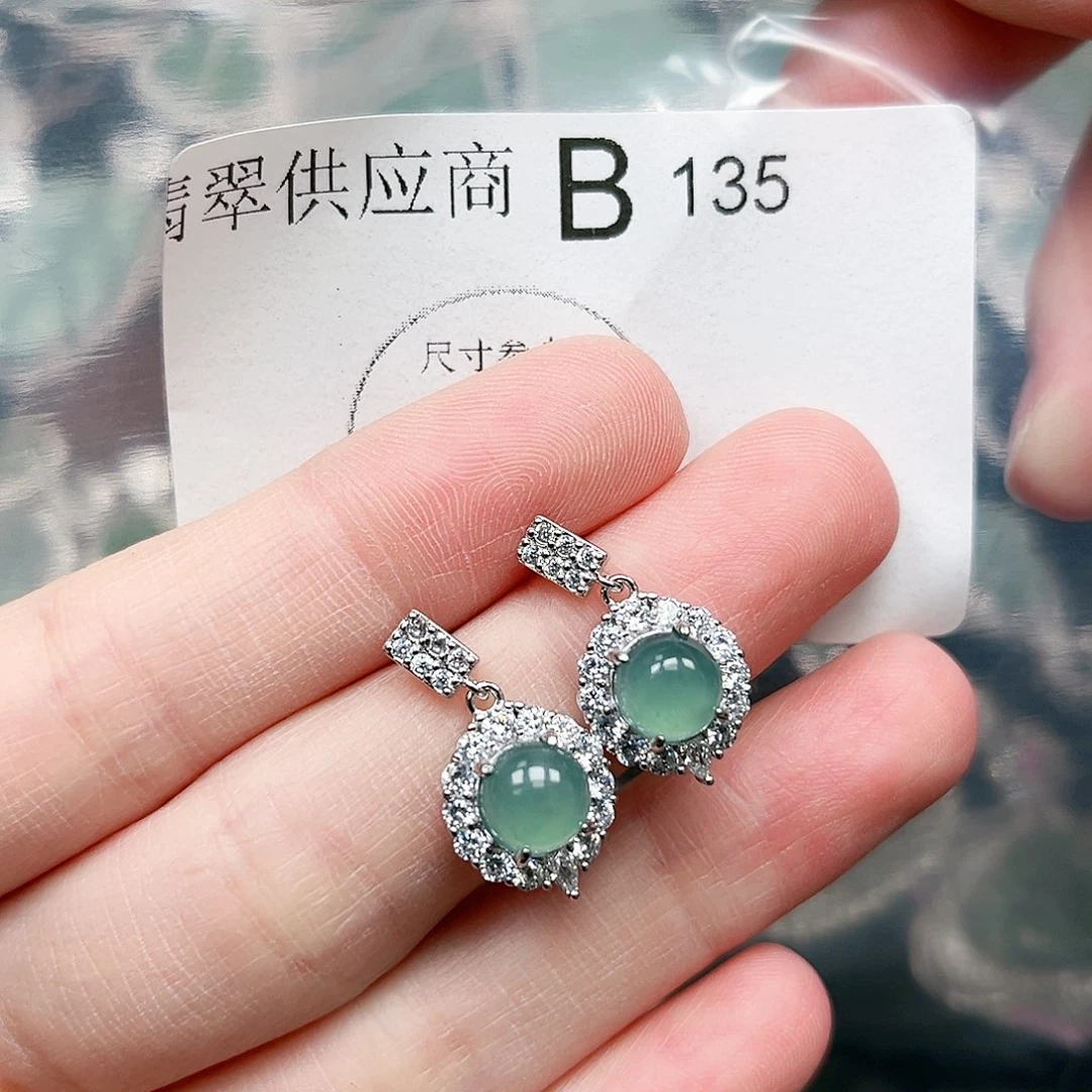 翡翠颈饰未镶嵌翡翠135