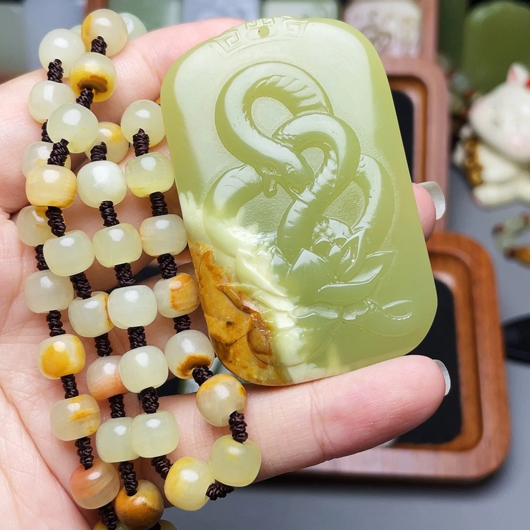 平***凡新疆昆仑山脉料生肖蛇牌