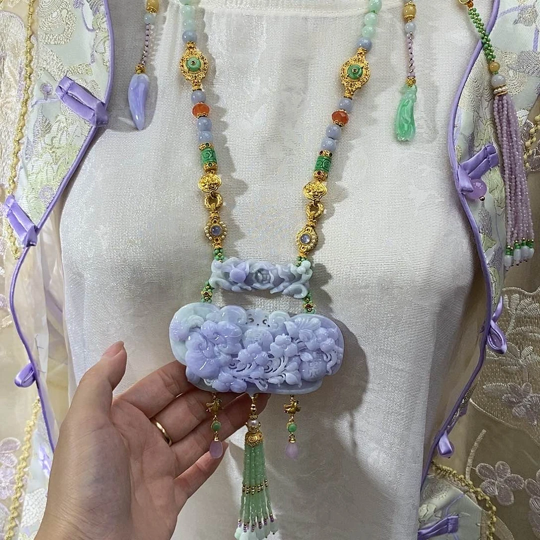 颈饰未镶嵌翡翠天然