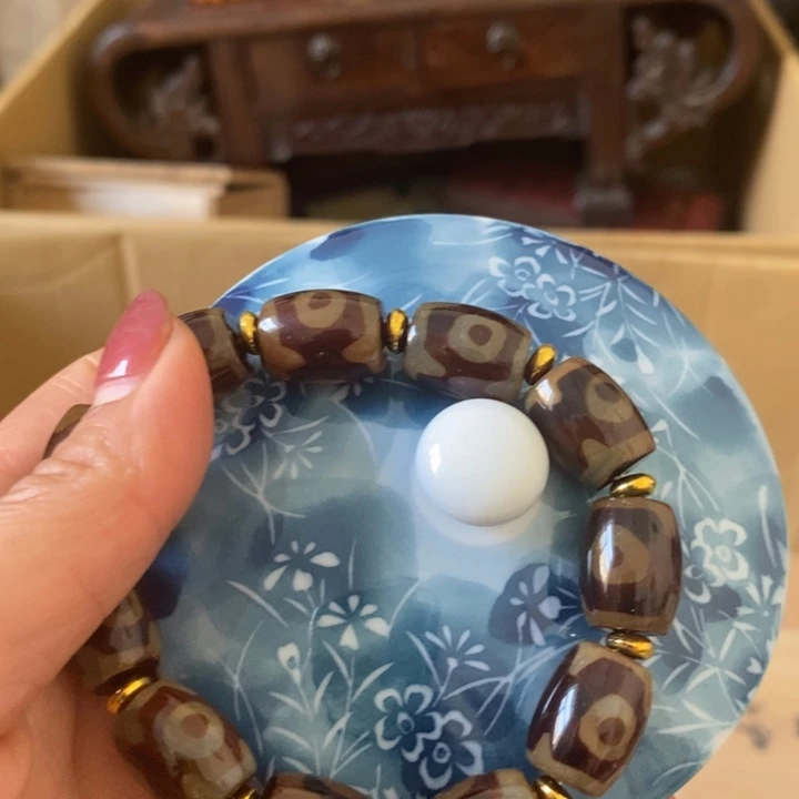 瓷中古工艺品一件