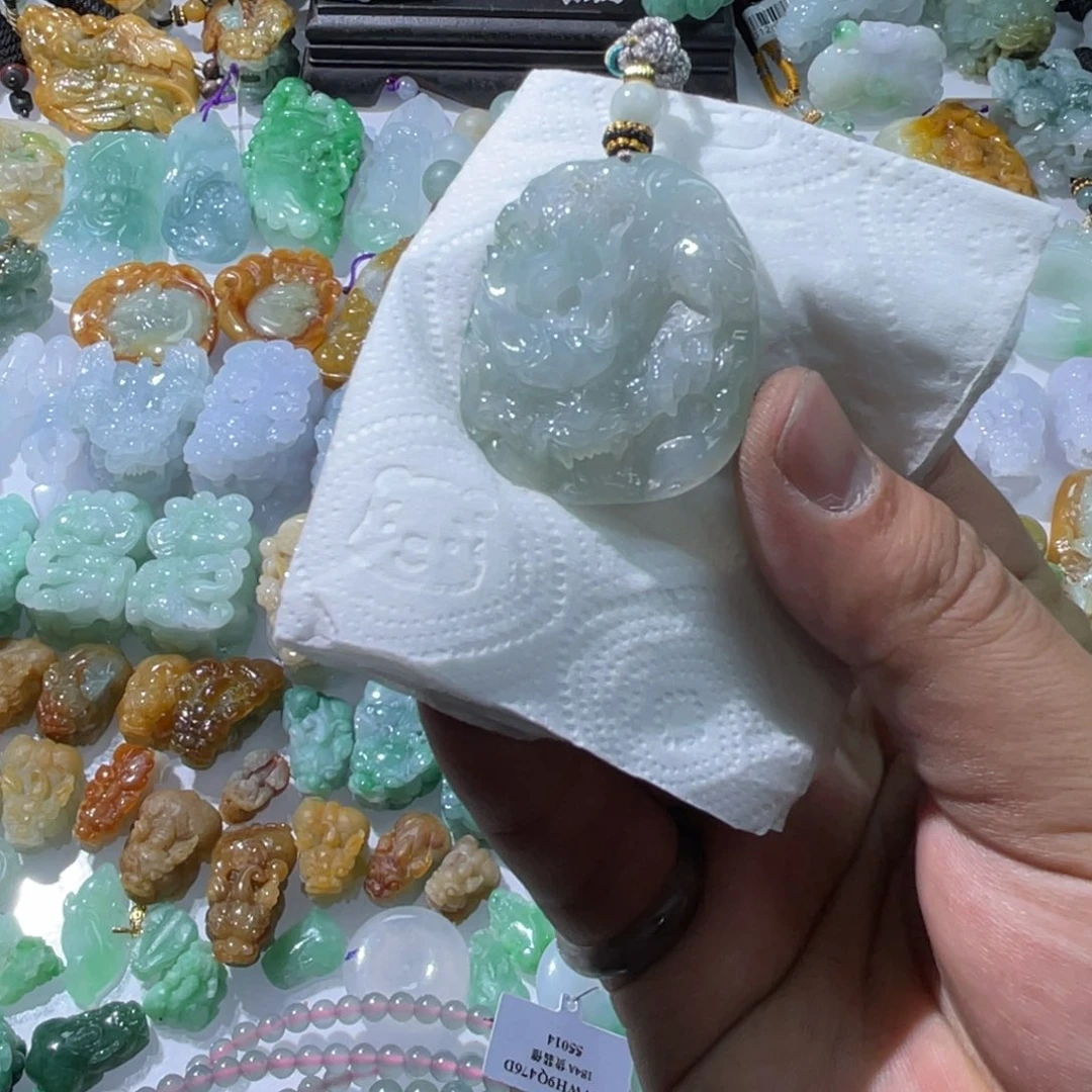 翡翠颈饰未镶嵌天然