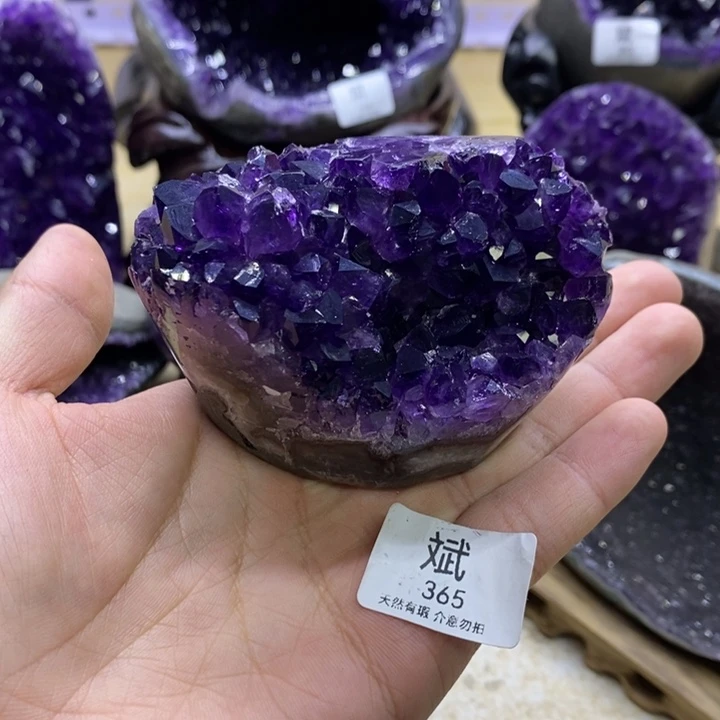 紫晶未镶嵌大型摆件（非配饰）