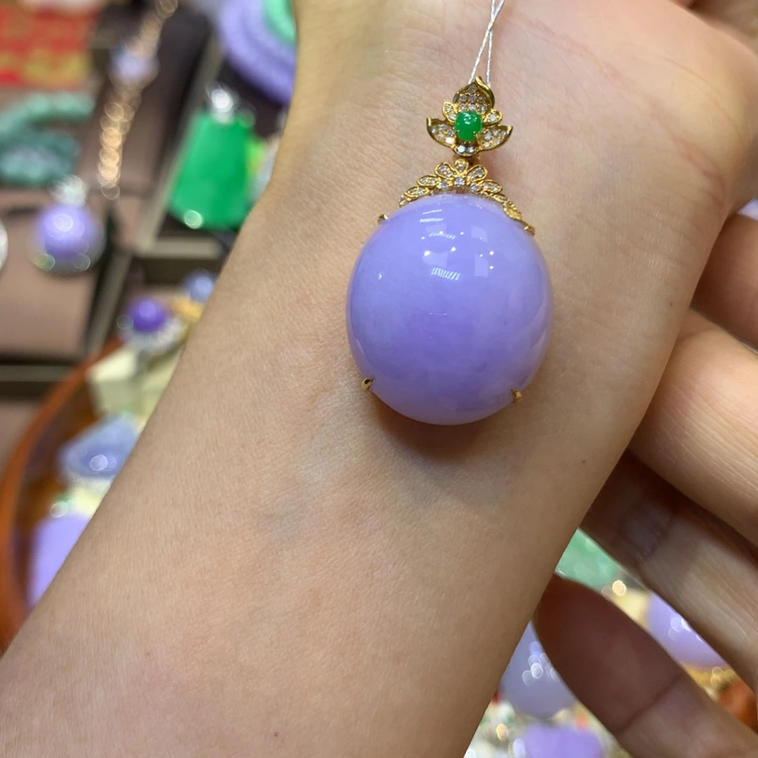 翡翠18K金镶嵌颈饰翡翠