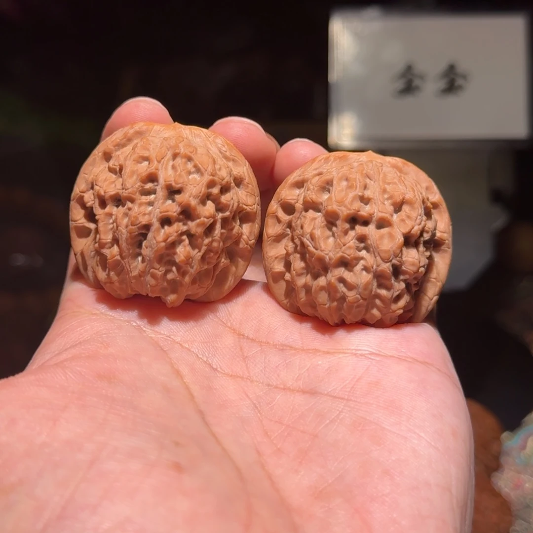 把件核桃1248血麒麟，尺寸40 39 37