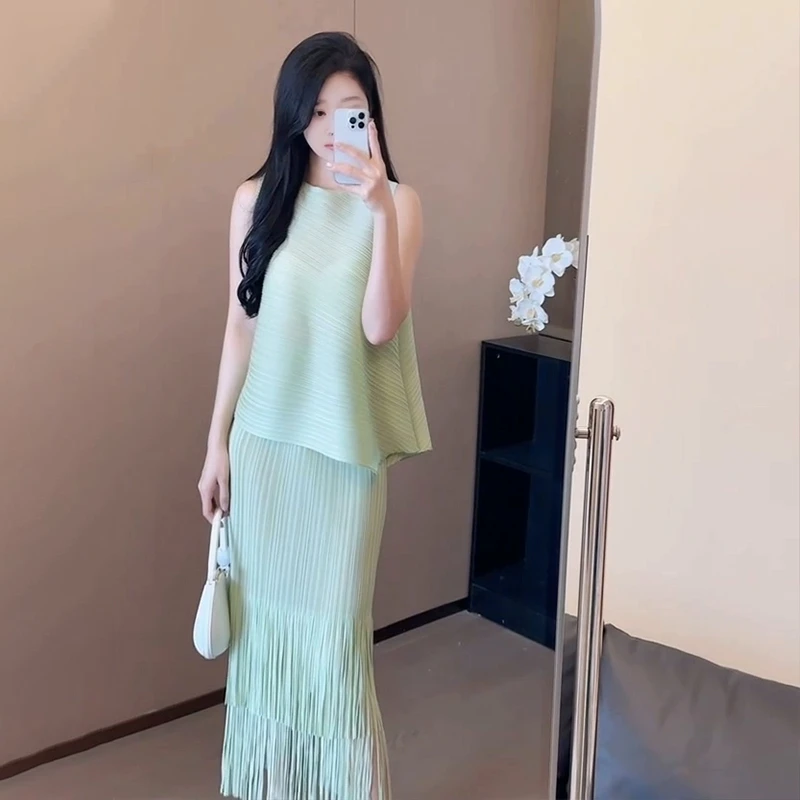 三宅套装女盐系轻熟高级感薄荷绿背心半身裙两件套2025新款女夏季