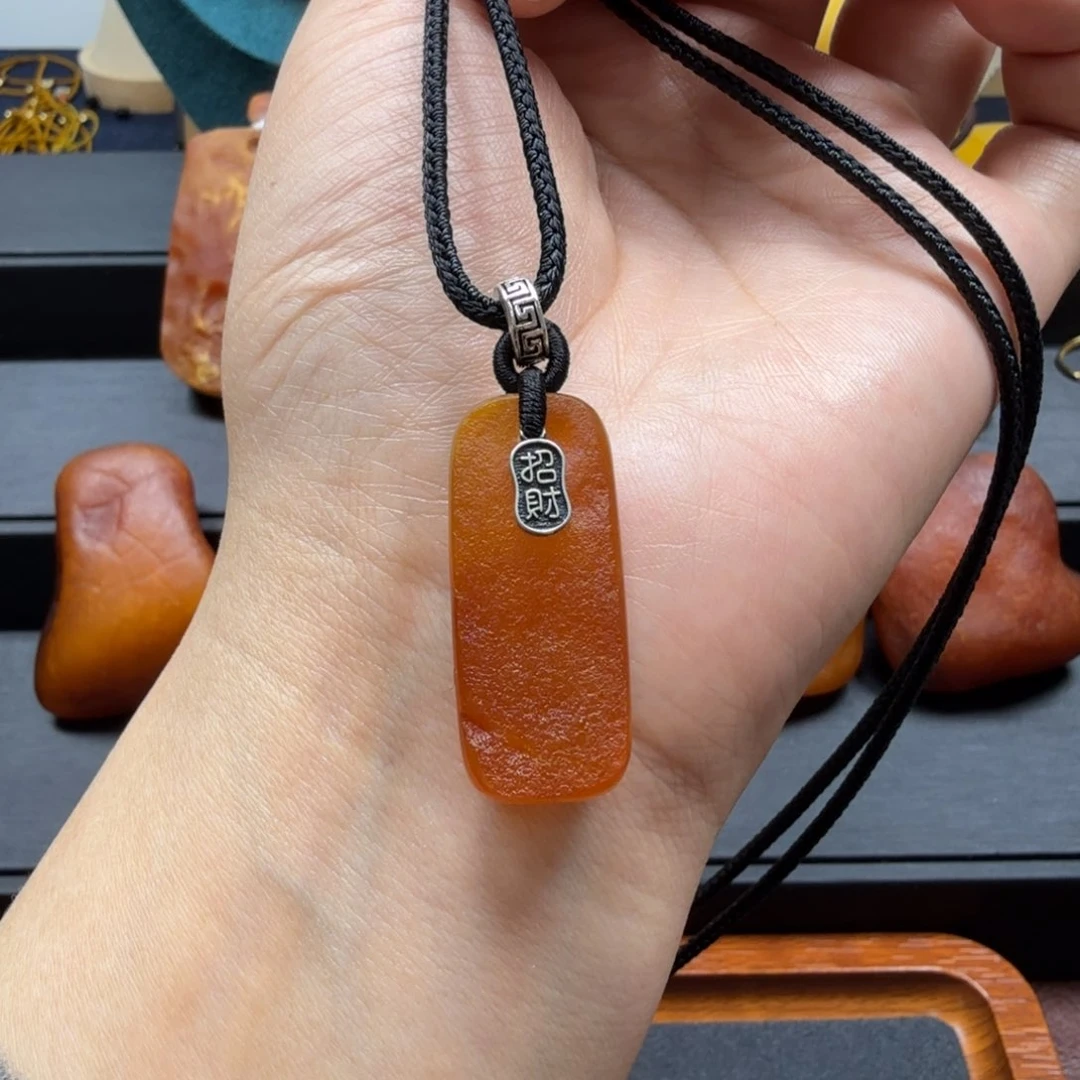 琥珀吊坠(赠链)未镶嵌