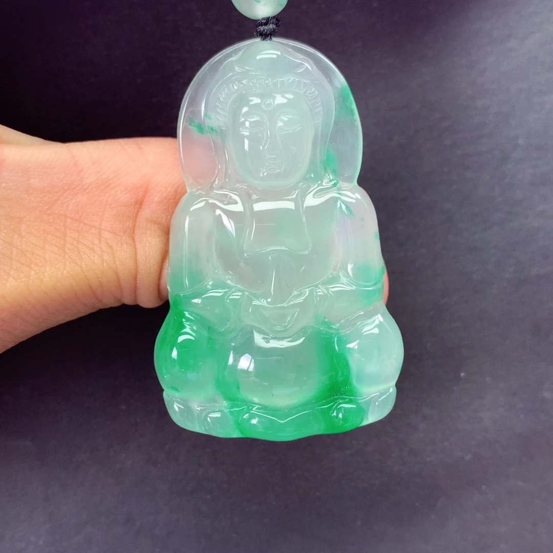 颈饰未镶嵌石英质玉