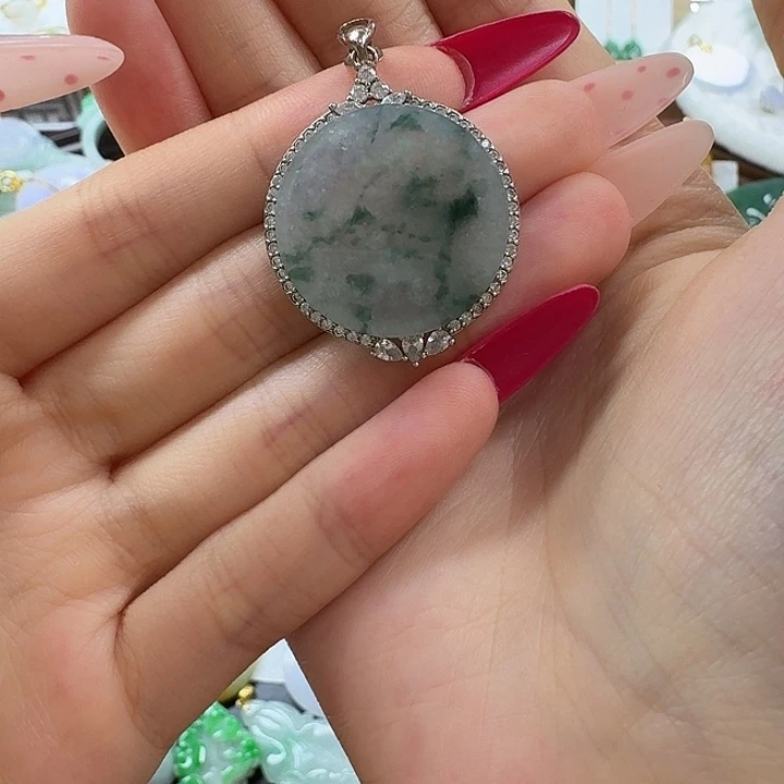 翡翠未镶嵌颈饰无事牌