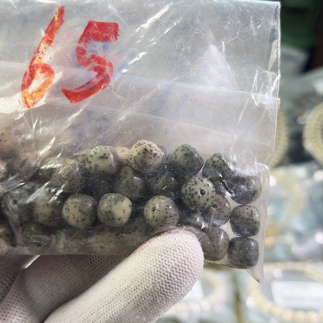 蟹***万吊坠星月菩提一物一图私交甚笃