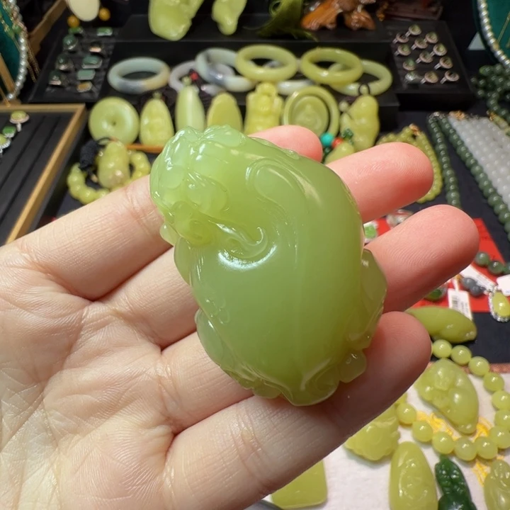 和田玉（黄玉）颈饰未镶嵌