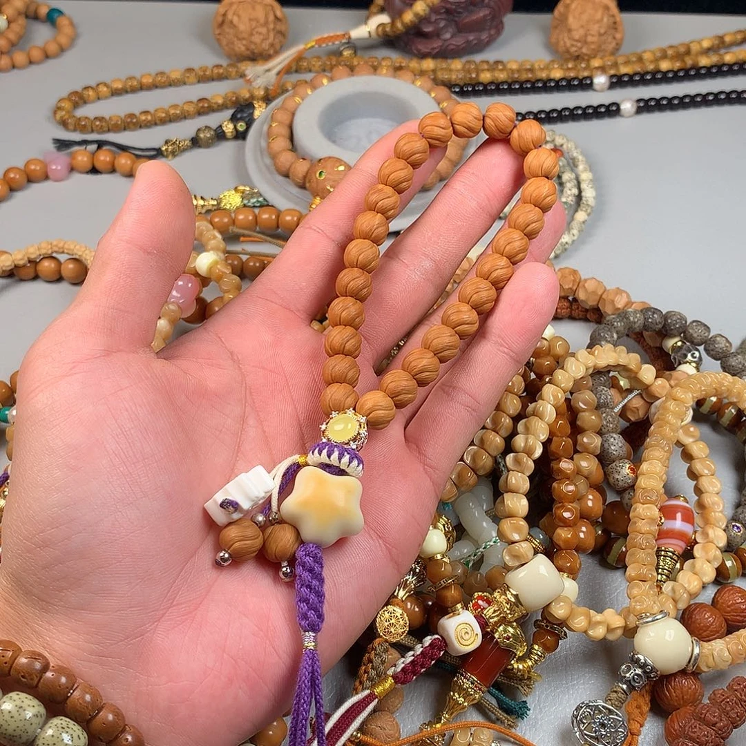 猴头核桃吊坠。。。。。。。。。。