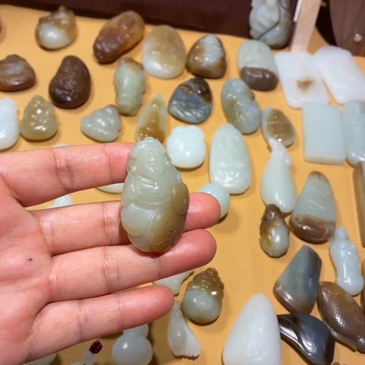 和田玉（糖玉）未镶嵌颈饰