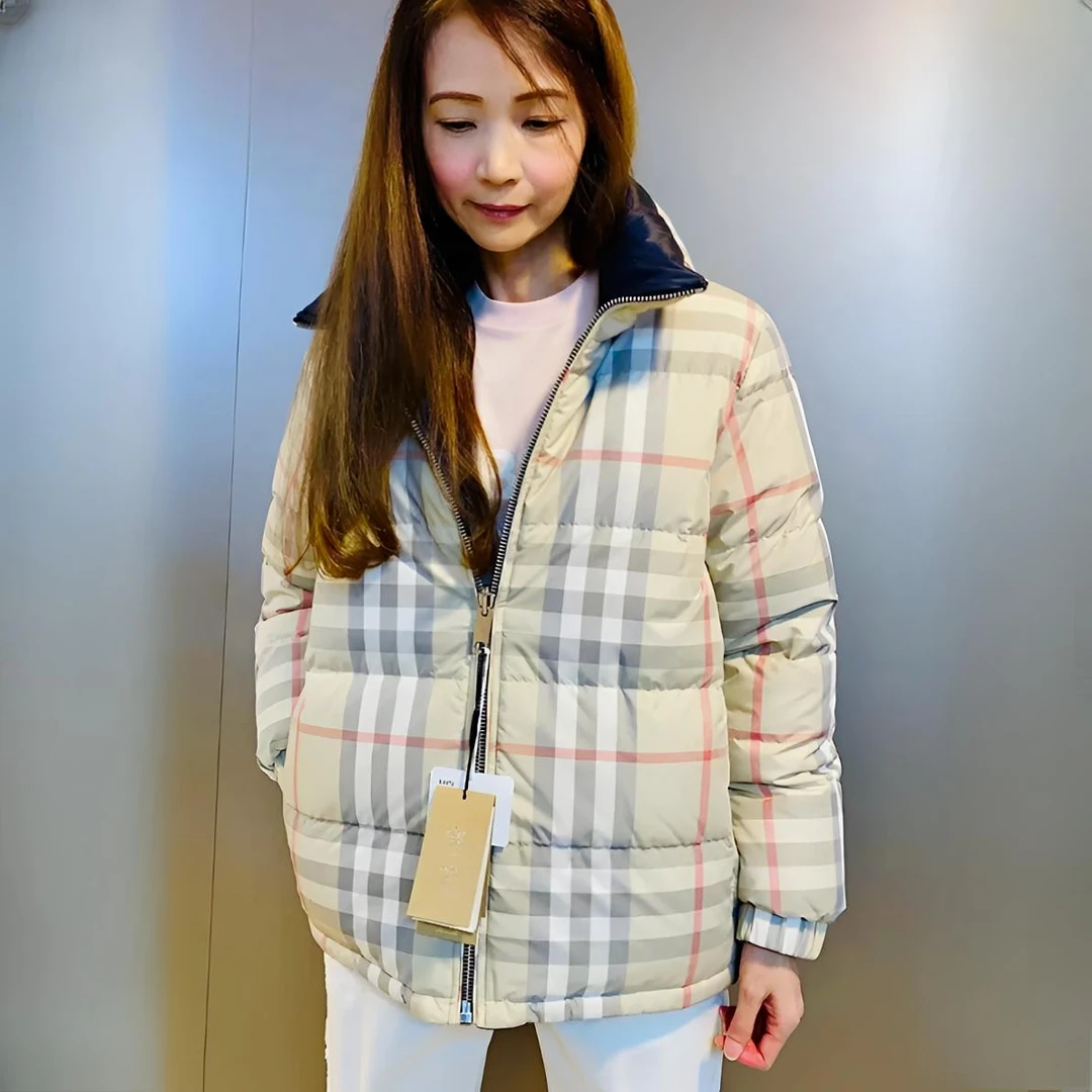 95新 BURBERRY/博柏利 2412239/S码/经典大格纹两面穿羽绒服/1.52