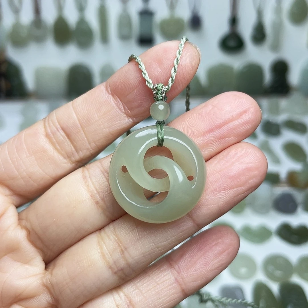 颈饰未镶嵌和田玉