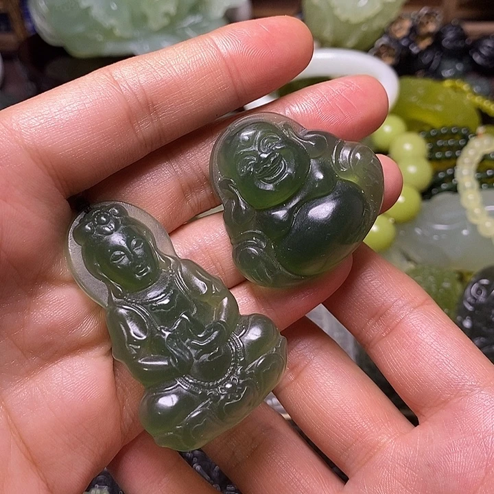 z***q岫玉未镶嵌岫玉颈饰