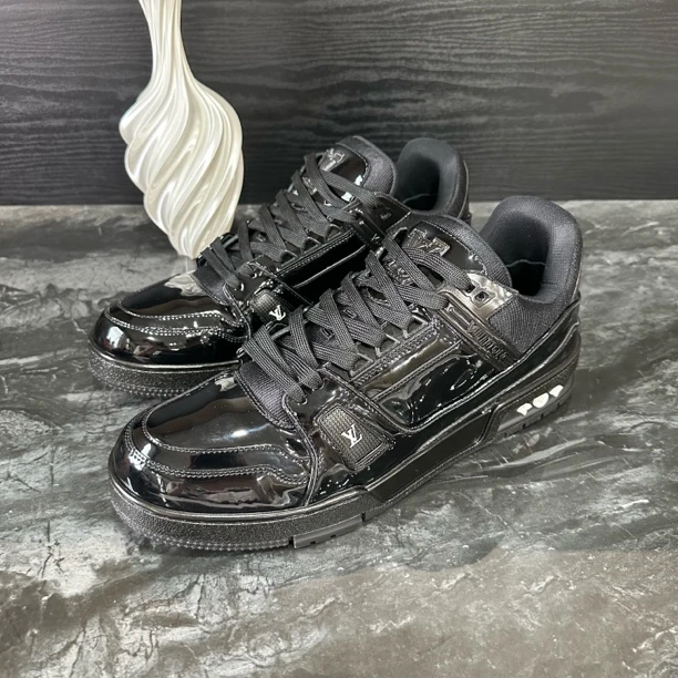 99新 LouisVuitton/路易威登 43.5码/黑武士Trainer板鞋