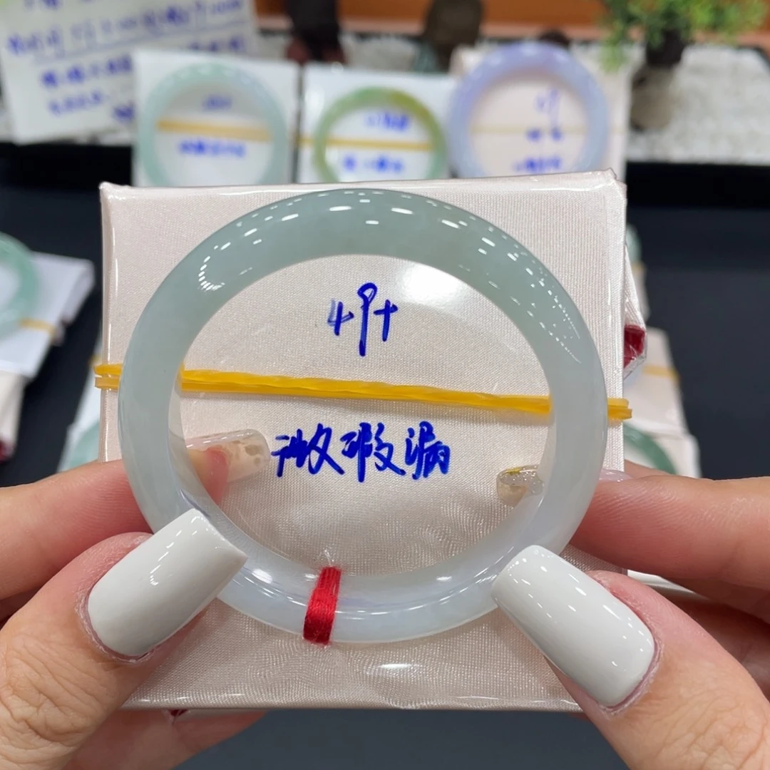 未镶嵌手镯翡翠缅甸翡翠手镯