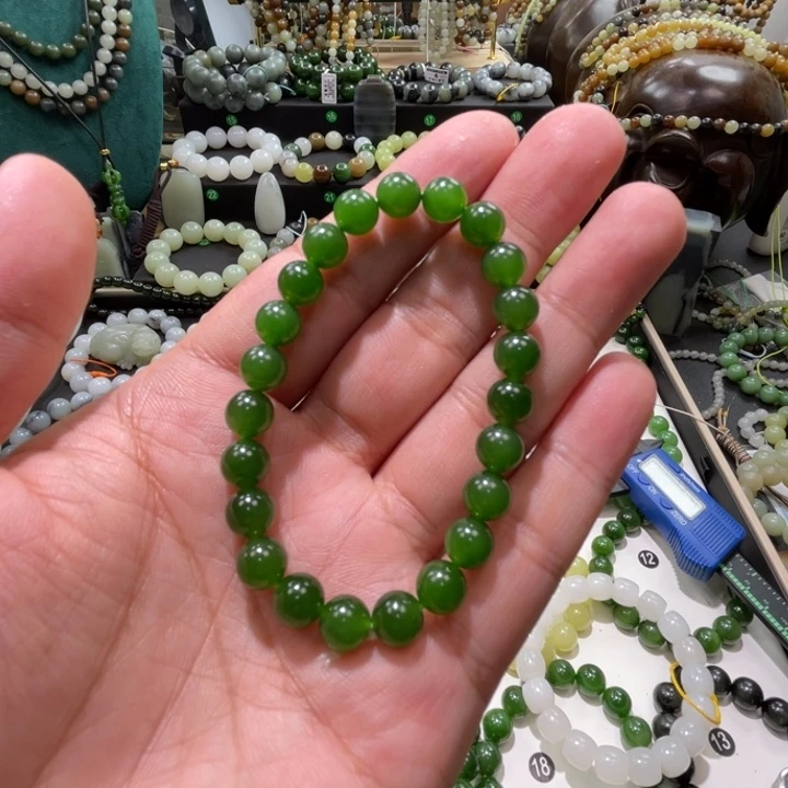手串未镶嵌和田玉（碧玉）俄碧辣阳绿精品卡8
