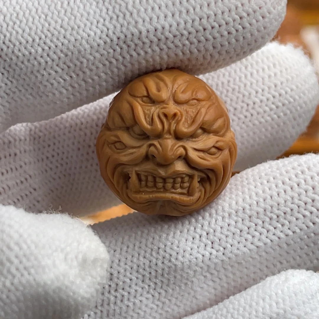 文玩核桃吊坠G**k猴头核桃雕刻